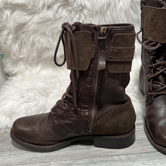 UGG MAAVERIK LODGE BROWN TEXTURED LEATHER BUCKLE BOOTS, WOMEN US 6 - Picture 2 of 10